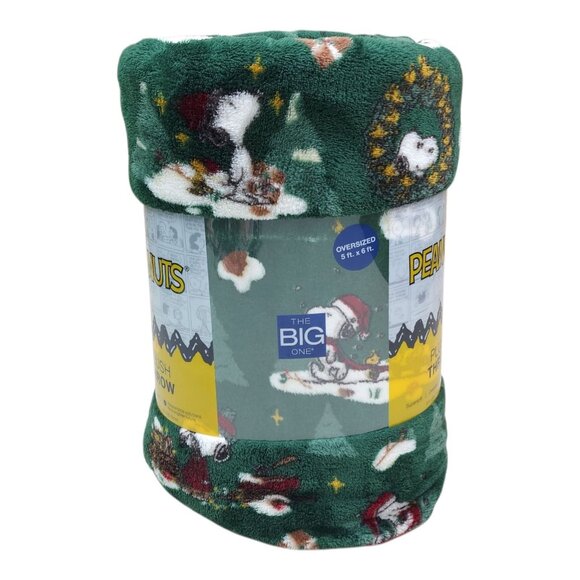 The Big One Peanuts Snoopy Christmas Plush Throw Blanket 5X6 Oversized Supersoft - Picture 2 of 14